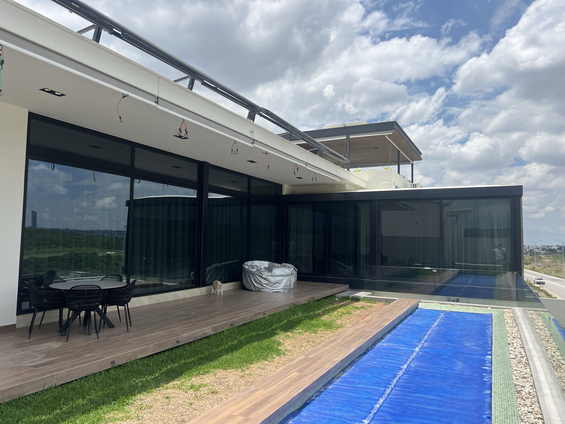Casa Molino C4 — Terraza · corredizas de gran formato